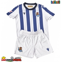 Camisa de Futebol Real Sociedad Equipamento Principal Infantil 2025-26 Manga Curta (+ Calças curtas)